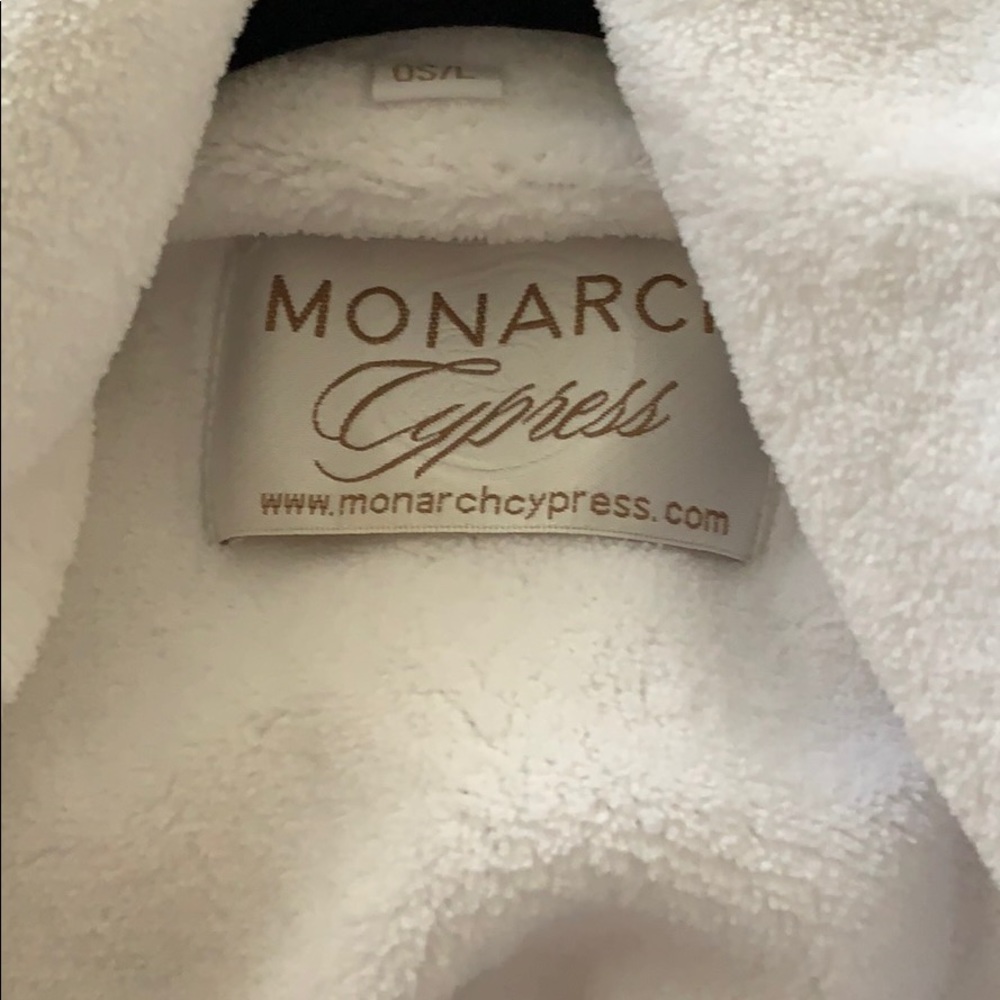 Monarch Robe. Very soft. Never worn.